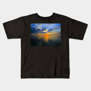 A sunset to remember Kids T-Shirt